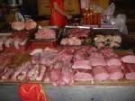 แม่บ้านจ๊าก! หมูแพงอีกแล้ว ขยับขึ้นเป็นกิโลกรัมละ 155 บาท แถมจ่อขึ้นอีกหลังหมูเป็นเข้าสู่ตลาดลดลง
