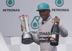 “ลูอิส” ซูฮกรถ “F1W05” เจ๋งสุด ปัดเต็งแชมป์