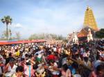 ร่วมสรงน้ำพระผ่านรางไม้ไผ่ ในงานประเพณีสงกรานต์มอญสังขละบุรี