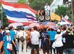 ม็อบ “กำนันสุเทพ” คึกคัก คนเห็นใจ “เพื่อนหักหลัง”