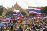 กปปส.เยือนรัฐสภา ให้กำลังใจส.ว. เกาะติดถกชงนายกฯคนกลาง ตั้งรัฐเฉพาะกิจ