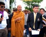 “หลวงปู่พุทธะอิสระ” ยื่นศาลเพิกถอนหมายจับกบฏ