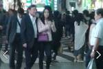 “ทักษิณ” ควงสาวชอปปิ้งชินจูกุ เจอคนไทยเยอะรีบบอก “แยกกันเดินดีกว่า”