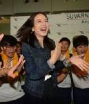 นักฟุตบอลหญิง ยุให้ สาวแป้ง-นวลพรรณ พักผ่อนกับครอบครัวบ้าง