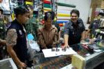 รวบชายวัย 60 ลอบทำตราประทับปลอม ตม.สารภาพทำมาแล้ว 2 ปี