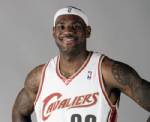 แฟนแห่กวาดเสื้อ "คิงเจมส์" เกลี้ยงช็อป NBA