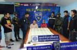 ตม.หนองคายรวบ 2 ผู้ต้องหา พร้อมดอลลาร์ปลอม 192 ฉบับ