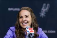 “สเปอร์ส” ตั้ง ผช.โค้ชหญิง คนแรกของ NBA
