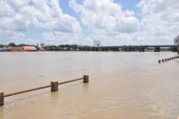 น้ำท่วมอุบลฯ ยังไม่ลด ชาวบ้านต้องอาศัยในศูนย์อพยพ