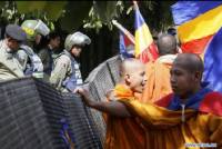 ขแมร์กรอมประท้วงรอบใหม่ ร้องนักการทูตเวียดนามกล่าวคำขอโทษ