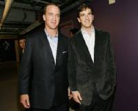 พี่น้อง “แมนนิง” จับมือแร็ป โปรโมตซีซันใหม่ NFL