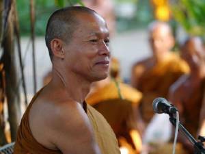 “หลวงปู่พุทธะอิสระ” ให้กำลังใจ “ประยุทธ์” เชื่อด้วยอุดมการณ์ทหารเสือปฏิรูปสำเร็จได้แน่