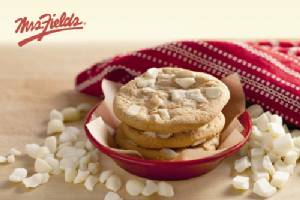 “White Chunk Macadamia Cookies” อีกรสชาติความอร่อยที่ “Mrs. Fields”
