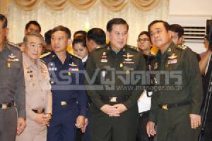 ปชช.เชียร์ทหารร่วม ครม.เกินครึ่ง จี้เร่งแก้ของแพง ทุจริต สินค้าเกษตรตกต่ำ
