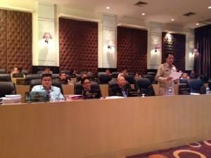 สภาเมืองพัทยา ถกงบเพิ่มเติมปี 57 และรายจ่ายประจำปี 58 ร่วม 2 พันล้าน
