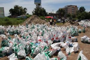เมืองหนองคายเตรียมกระสอบทรายรับมือน้ำท่วมแล้ว