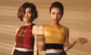 ทิ้งผ้าเช็ดหน้า "โบ-จอยซ์" ฉีดสเปรย์กำจัดปลวก (ชมคลิป)