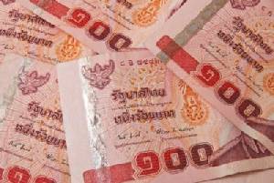 อนุ กก.ค่าจ้างจังหวัด แนะยืนค่าจ้าง 300 บ.ถึงปี 58