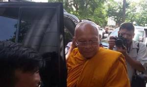 “พระสุเทพ” เบิกความไต่สวนฟ้อง “ธาริต” ยันประมูลสร้างโรงพักถูกต้อง