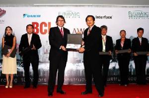 รับรางวัล BCI Asia Awards 2014