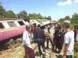 ด่วน! รถไฟขบวน 452 สุไหงโก-ลก-นครศรีฯ ตกราง 3 จชต.หยุดเดินรถชั่วคราว