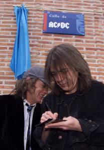 AC/DC founder Malcolm Young retires