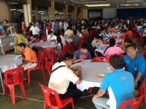 คนศรีราชาทะลักโรงทาน ทำกินเจ 57 สุดคึก