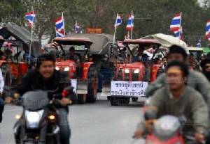 ชาวนาร้องนายกฯ จ่ายจำนำข้าว ขู่ปิดถนนถ้ายังเฉย - อปท.ทวงลูกจ้างถูกเลิกจ้าง