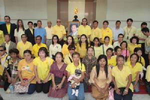 “พระเจ้าอยู่หัว” ประชวร พสกนิกรไทย “ห่วงใย” ถวายพระพรเนืองแน่น