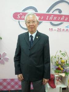“ตั้งฮั่วเส็ง” ลุ้นปีนี้โต 5% แนะ “บิ๊กตู่” ปรับนโยบายรถคันแรก