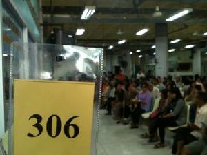 แนะ รพ.สังกัด สธ.ใช้ระบบคิวนัดผู้ป่วย แก้ปัญหาคนไข้รอพบหมอล้น