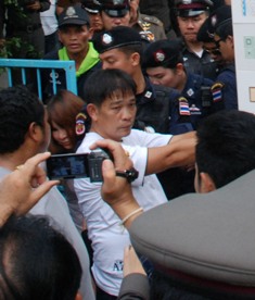 ตร.เร่งสรุปสำนวนคดีฆ่าหั่นศพ-ผลักสามียุ่นตกบันได ส่งฟ้อง