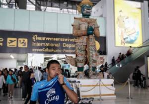 "ฉลาม" ทรุด! "คูชิดะ" ลากลับบ้าน ผ่าเข่า