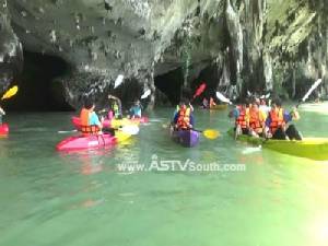 ส.ท่องเที่ยวตรัง จัดกิจกรรม “พายเรือคายัค” เปิดแหล่งท่องเที่ยวใหม่กลาง ม.ราชมงคล