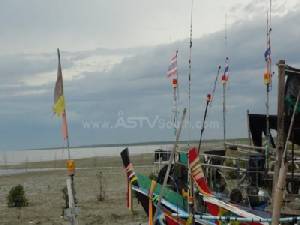 ชาวประมงเมืองคอนหยุดออกเรือชั่วคราว หลังอุตุฯ เตือนมรสุมจ่อเข้า