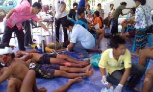 คนขับหลับในทำรถคว่ำเทกระจาด นักกีฬากะเหรี่ยงท่าสองยางเย็บยกคัน