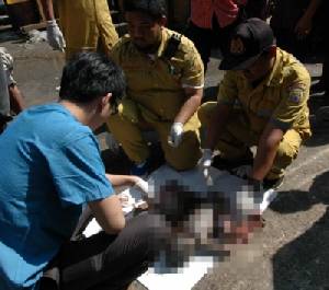 ตะลึง! พบศพทารกยัดถุงดำทิ้งถังขยะใต้บีทีเอสพร้อมพงษ์