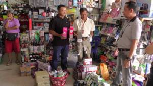 ปคบ.ตรวจจับสินค้าไม่ผ่าน มอก.ตลาดอินโดจีน นครพนม