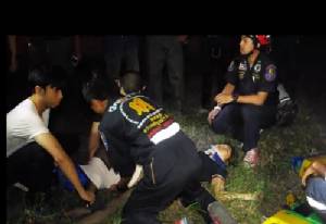 สาวคลินิกเสริมความงามน้อยใจเพื่อนเปิดประตูรถเก๋งกระโดดสะพานต่างระดับเจ็บ (ชมคลิป)
