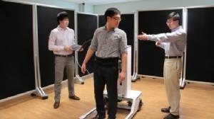 เปิดตัว “Robotic walker” หุ่นยนต์ช่วยเดินฝีมือสิงคโปร์