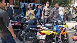 ตร.ชลบุรี รวบแก๊งลักรถหาเงินเที่ยวเตร่(ชมคลิป)