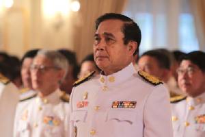 “บิ๊กตู่” เขียนคำขวัญวันเด็ก “ความรู้ คู่คุณธรรม นำสู่อนาคต” ด้วยตัวเอง