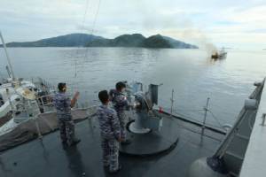 อินโดฯ จมเรือเวียดนาม 3 ลำ หวังหยุดต่างชาติลอบจับปลาในน่านน้ำ