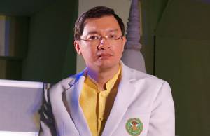 “หมอสมาน” ไม่ถอดใจนายกฯไฟเขียวขายเหล้าปีใหม่ เตรียมเก็บข้อมูลเสนออีกช่วงสงกรานต์