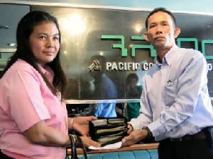 “ร้อยโท” ขับแท็กซี่เป็นอาชีพเสริม เก็บกระเป๋าเงินคืนเจ้าของชาวญี่ปุ่น
