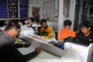 ตำรวจสระแก้วปล่อยแถวระดมกวาดล้างทั้งจังหวัดรับเทศกาลปีใหม่