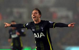 “อีริกเซน” ซัดท้ายเกม เด็ดปีกหงส์ขาว 2-1