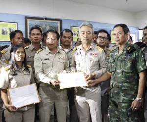 ปลัดอำเภอ-กำนันผู้ใหญ่บ้านสุราษฎร์ฯ ออกโรงค้านเลือกผู้ว่าฯ โดยตรง ยุบราชการส่วนภูมิภาค