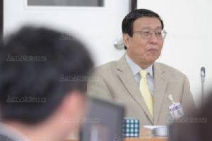“พรเพชร” กังขาทำไมกฎหมายค้ำประกันถูกต้าน เผย “ประยุทธ์” ฝากทำงานรอบคอบ