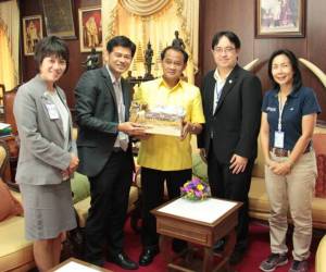 ผอ.โรงพยาบาลกรุงเทพภูเก็ต และทีมงานเข้าสวัสดีปีใหม่ผู้ว่าฯ ภูเก็ต